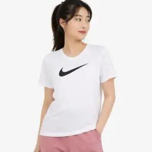 나이키 여성 드라이핏 스우시 티셔츠 FD2884-100) W NK DF TEE SWOOSH)