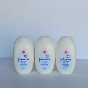 고품질 존슨 화이트로션 300ml 3개 청결함 촉촉한로션 탁월한보습 (WB2F18C)