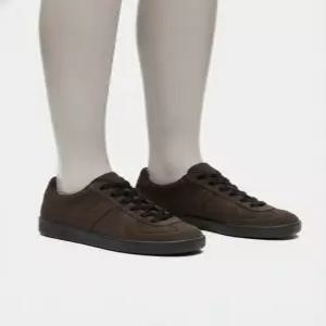 식스핏 5IN HI 스웨이드 독일군 스니커즈 키높이 버전 초코 브라운 5 SUEDE GERM