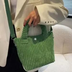 부드러운 골덴 크로스 백 따뜻한 왕 골덴 크로스 백 데일리 부드러운 골덴 크로스