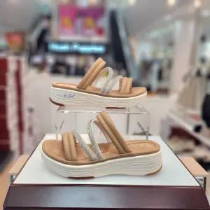 여성 발 편한경량 4cm 컴포트 웨지힐 스트랩 슬리퍼 3f26036-9CA 781289