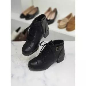 세이브존06 골드 버클 스트랩 앵클 워커부츠힐 5cm HS817755vk