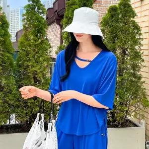 [핑크시슬리] 쿨찰랑 스판 라벨스트랩 언발 박스 반팔티