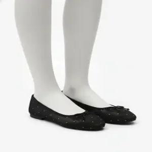 사뿐 도로시 큐빅 메쉬 리본 플랫슈즈 1cm 5015051380