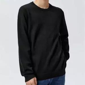 남성 긴팔 라운드 맨투맨 티셔츠 검정 봄 가을 데일리 이너웨어 상의