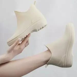 가벼운 여름 레인 부츠 비올때 신발 준비 스타일 발목