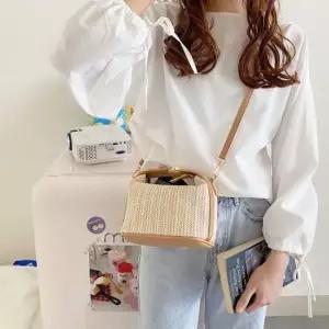 [패션소품] 여름토트백 라탄토트쇼퍼백 베이지 밀짚크로스백 여성 가방 숄더백