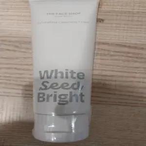 더페이스샵 화이트씨드 엑스폴리에이팅 폼 클렌저 150ml