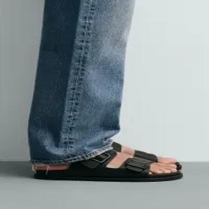 [매장정품] ZARA 더블 스트랩 샌들 - 블랙 2703/720/800