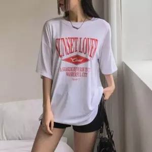선셋 그래픽 나염 반팔 티셔츠 쿨링 소재 캐주얼 남녀공용 데일리 웨어