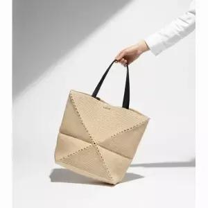 로에베 MUST IT_ XL Puzzle Fold tote in raffia B779Q18X18 2165 라피아 퍼즐 폴드 토트 엑스라지