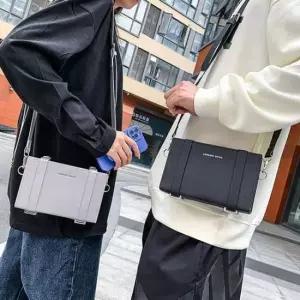 스퀘어 디자인 클래식 캐리어 남여공용 크로스백 핸드백다이어리케이스