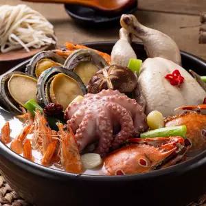 남해 전통 해신탕 밀키트 4인용(닭 1.1kg+약초 1팩+전복(6미)+새우 15미+돌문어 200g 내외+칼국수 200g+삼점게 3미)