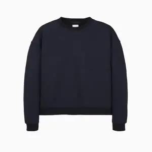 질스튜어트뉴욕 26SS NEW YORK SWEAT UrbanShell 맨투맨 - 다크네이비 JNTS6A804 1342758