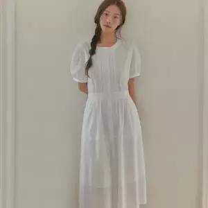 [롯데백화점]마리끌레르 레이스 라운드넥 반팔 원피스(MAGBOP10MWH)