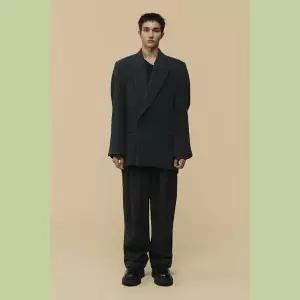 [커스텀멜로우](강남점) 역시즌 [HED MAYNER] Grey Wool Falling Back Jacket (CWJAW25991GYX)