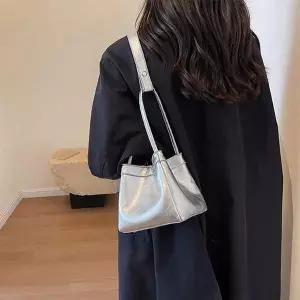 유광레더가죽 패션가방 캐주얼백 데일리백 가죽가