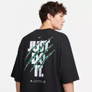 [나이키] NSW 그래픽 오버핏 반팔 티셔츠 FB9817-010 블랙