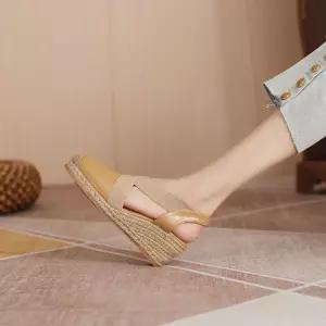 여성 스트랩샌들 캐주얼 웨지힐 크로스 통굽 소가죽