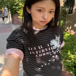 유니콘 스트라이프 반팔티 블랙