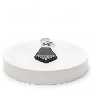 [프라다(PRADA)(YOOX)]PRADA 26SS 2PP041 053 F0002 사피아노 삼각 로고 키링 1026469