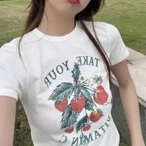 ( )여자 여름 캠핑 피크닉 룩 딸기 프린트 반팔 크롭 티