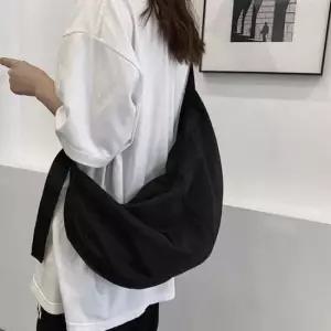 검정 숄더 크로스 가방 여행용 워크샵 직장인 패션