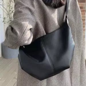 데일리 여성 패션 캐주얼 소프트 반달 그로스백 가방 백팩