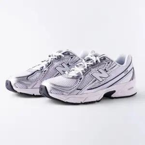 740v2 NB 네이비 화이트 U740WN2