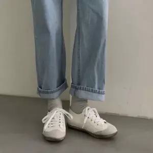 [하프클럽/]여성 2컬러 로우컷 캐주얼 모던 캔버스화 스니커즈화