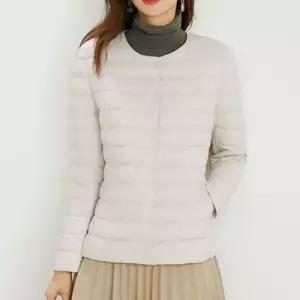 오리털 경량 패딩 보온 브이넥 라운드넥 겨울 필수템