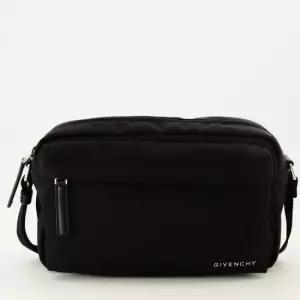 지방시 MUST IT_GIVENCHY 26SS 나일론 에센셜 U 크로스바디 백 BKU05CK1ZL 001)