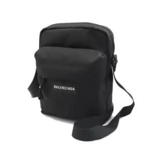 발렌시아가 MUST IT_BALENCIAGA 26SS 익스플로러 크로스바디 파우치 845593 2AB9Q 1000