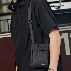 (색상 블랙)남성 생활방수 여행 보조가방 미니 분리수납 크로스 숄더백