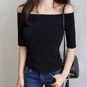 7부 소매 살짝 와이드한 입술넥 오프숄더 여성 티셔츠