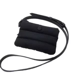 몽클레어 MUST IT_MONCLER 26SS Caradoc 카드 메탈 로고 홀더 6G00004 M7451 999
