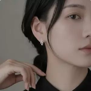 투명 리본 크리스탈 미니 귀걸이 데일리 포인트 이어링 리본귀걸이 크리스탈귀걸이