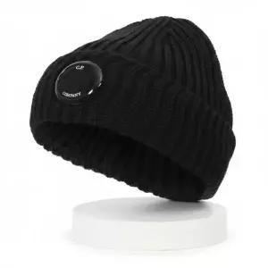 [CP컴퍼니]CP COMPANY Extrafine Merino Wool Lens Beanie RFCMAC739A 005509A 999 엑스트 인 메리노 울 렌