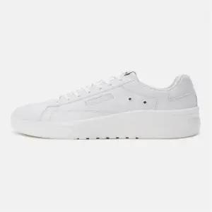 데상트 매장정품 데상트 DESCENTE SP123LSN16 코트 D 플랫폼 스니커즈 16 로우탑 미드탑 37