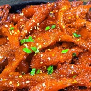 [농가살리기] 40년 손맛 포천할매 황태채 양념구이 4인분 (250g*2팩)
