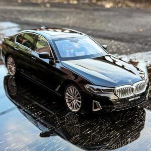 1:24 BMW 5 시리즈 530i 합금  자동차 모델 다이캐스트 메탈 차량 고급 시뮬레이션 사운드   장난감 선물