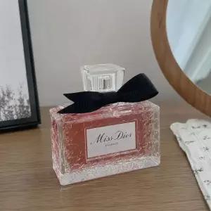 디올 미스 디올 에쌍스 35ML [백화점 정식 유통 국문라벨 부착]