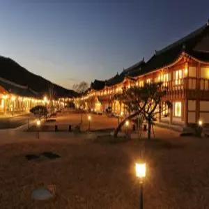 전주 왕의지밀 한옥호텔(Jeonju Wangyijimil Hanok Hotel)
