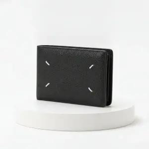 [메종마르지엘라]MAISON MARGIELA 26SS 시그니처 스티치 코인포켓 반지갑 SA3UI0007 P4745 T8013 1025884