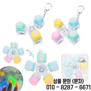 고양이 발 모양 스피너 키캡 키체인 LED 라이트 키보드 피젯 스트레스 해소 장난감 부드럽고 귀여운 사무