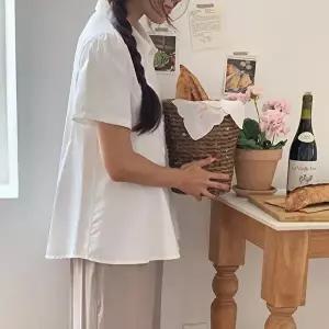 [옷자락]여자 체형커버 카라넥 퍼프 소매 플레어 라인 반팔 블라우스