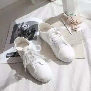 흰색 여성 스니커즈 정장에 운동화 패션 30대 슈즈