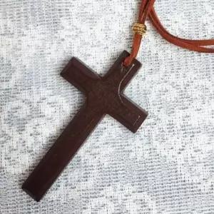 펜던트 십자가 나무 장식품 종교 목걸이 수공예 목재 십자가목걸이 나무십자가펜던트