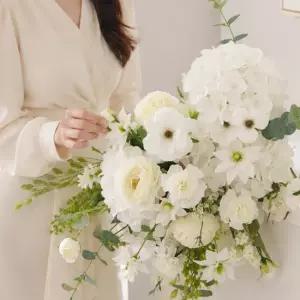 순백의 웨딩 조화 꽃 커튼 집게형 대형 가랜드 60x65cm 인테리어 벽걸이 실내 장식 소품 고정 홀더 꾸미기