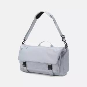 데상트 스포츠 숏 후드 메신저백 그레이 SP123UBG1A 1A_GRY0 3767592
